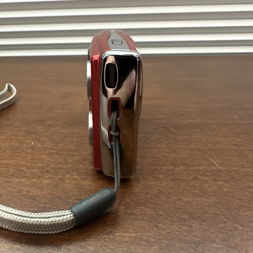 📷 Near Mint Fujifilm FinePix Z10fd 7.5MP Digital Camera – Red 📷 - Image 4 of 4