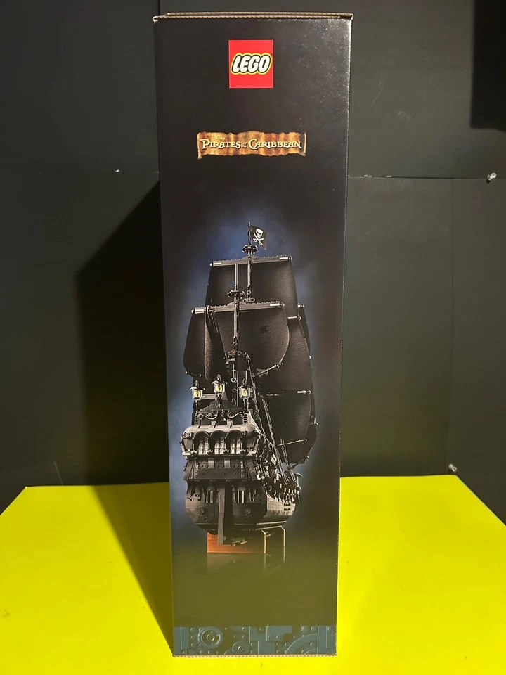 Lego Capitán Jack Sparrow's Black Pearl Barco Pirata 10365 ¡Nuevo en mano!! Foto 3 de 4