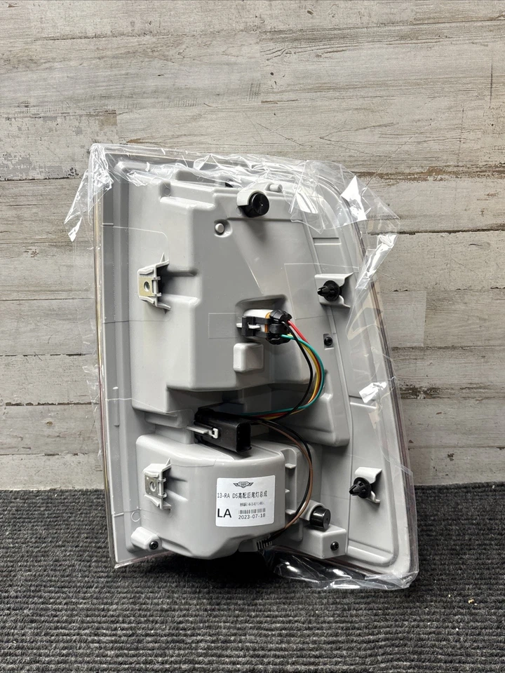 Luz trasera lateral pasajero derecha 13-RA para Dodge Ram 1500 2500 3500 09-18 Foto 3 de 4