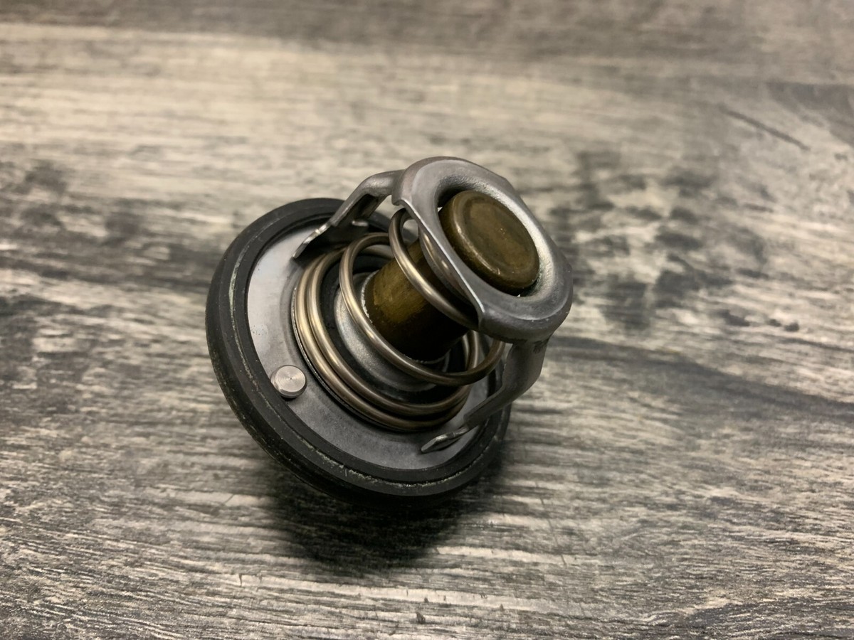 Suzuki 2003-2018 GSXR1000 Water Thermostat 17670-06G60 17670-06G61