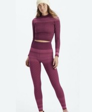 NWT Fabletics 2 Piece Woman s Holly Seamless Top And Leggings Set Size Small