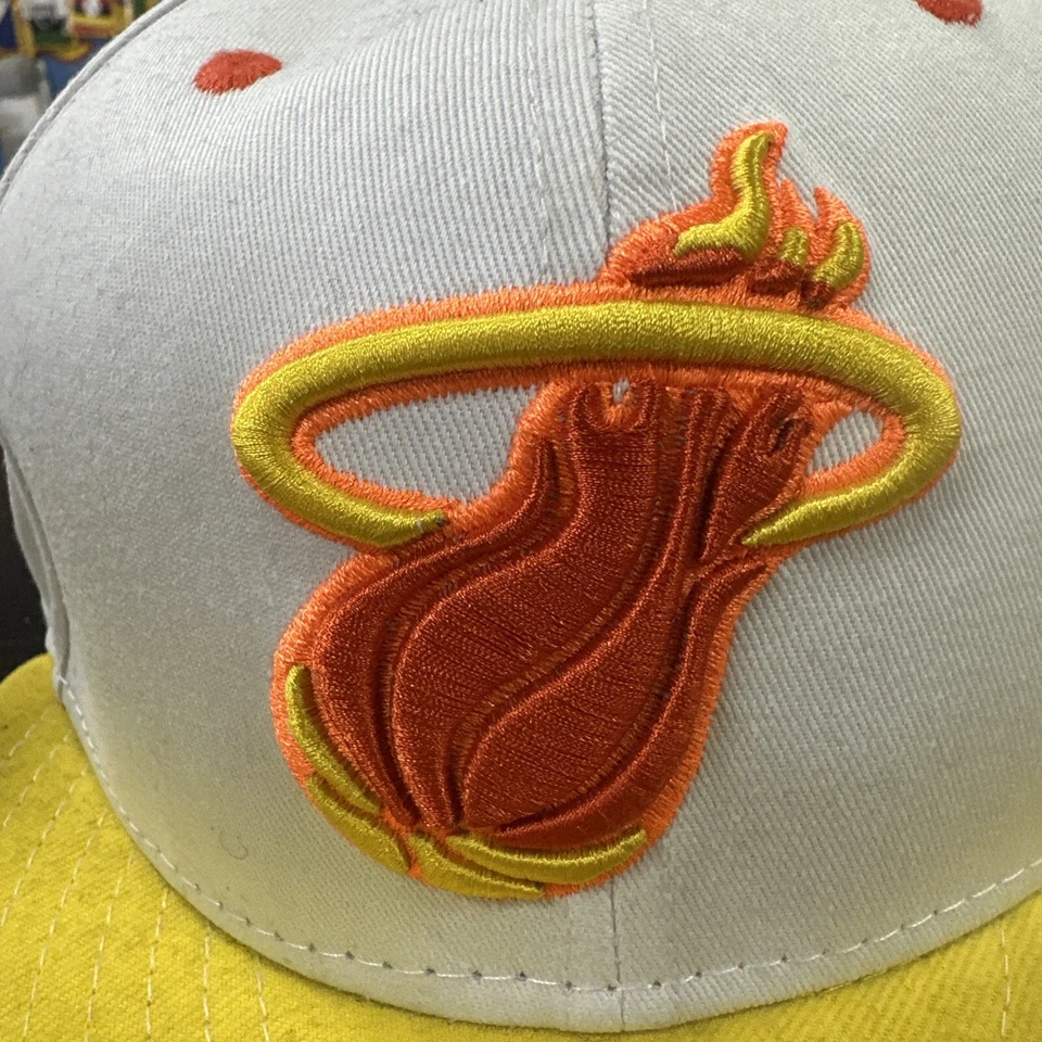 Hardwood Classics Miami Heat New Era 59Fifty White And Yellow Sz 7 5/8 - Image 4 of 4