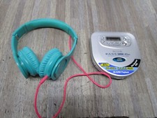 Aiwa portable cd player XP-V516C EASS PLUS 40secw/ beat solo head phone.tested