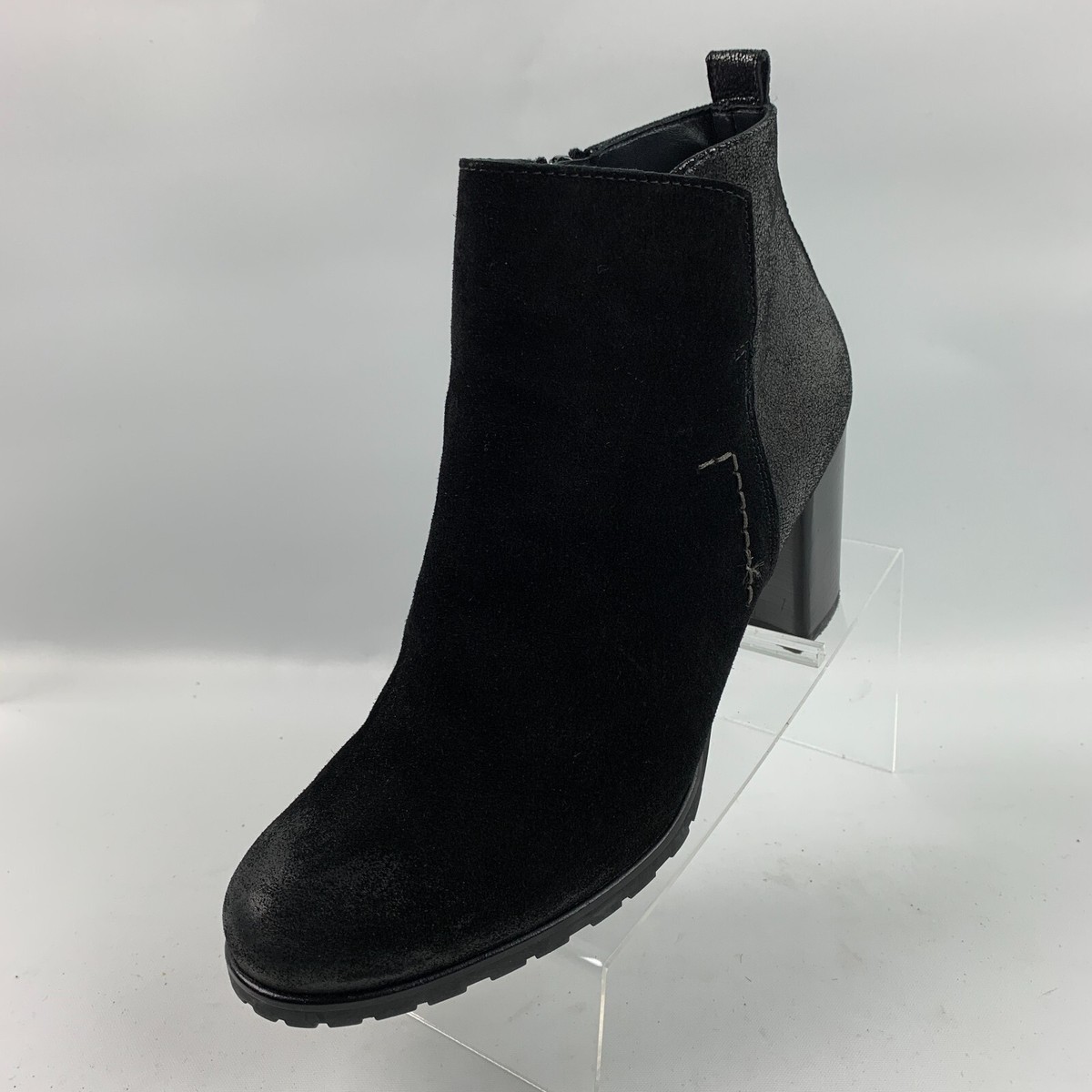 Paul Green Ankle Boots Black Leather Round Toe Zip Block  display picture 1
