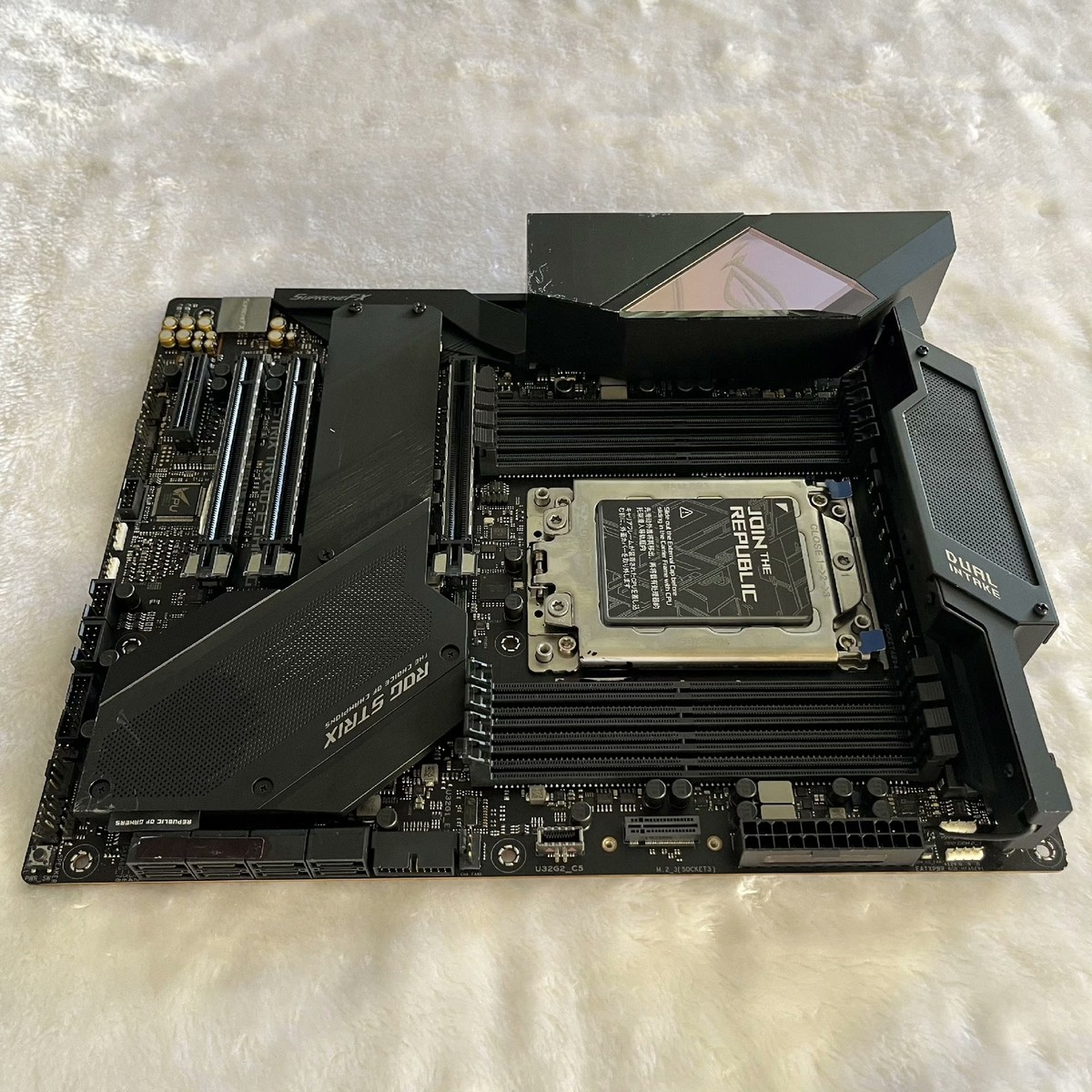 FOR ASUS ROG Strix TRX40-E Gaming DDR5*8 AMD TRX40 256GB ATX
