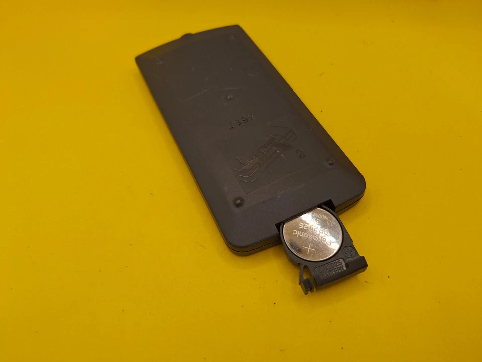 PANASONIC CAMCORDER REMOTE N2QAEC000003 for NVDS27 NVDS27B NVDS28 NVDS37/38 refB - Image 4 of 4