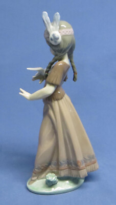 リヤドロ LLADRO #6153 AMERICA LOVE Rare Lladro 6153 AMERICAN LOVE Figurine Native American Girl