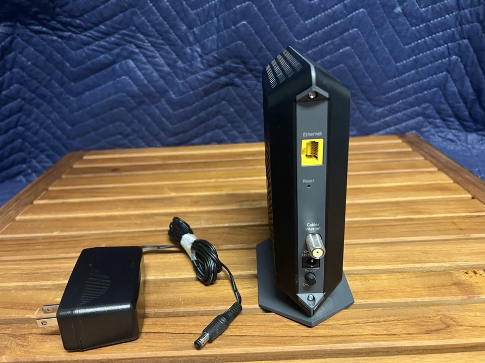 NETGEAR CM700 Cable Modem 800Mbps DOCSIS 3.0 Black - Image 2 of 3