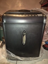 Pen + Gear 6 Sheet Crosscut Paper Credit Card Shredder WM672XA