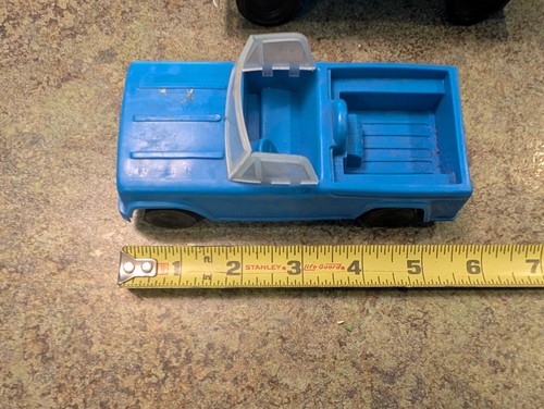 Vintage 1960s USA Plastic Toy Truck Car Lot FORD BRONCO etc READ - Picture 16 of 19
