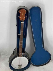 5-String Right Handed Musical Instrument Banjo In Hard Carrying Case