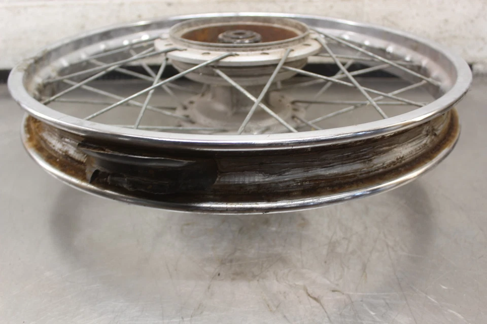1971 Suzuki TS185 Sierra REAR BACK WHEEL RIM 1.80-18 (ROW 4) Foto 3 de 4
