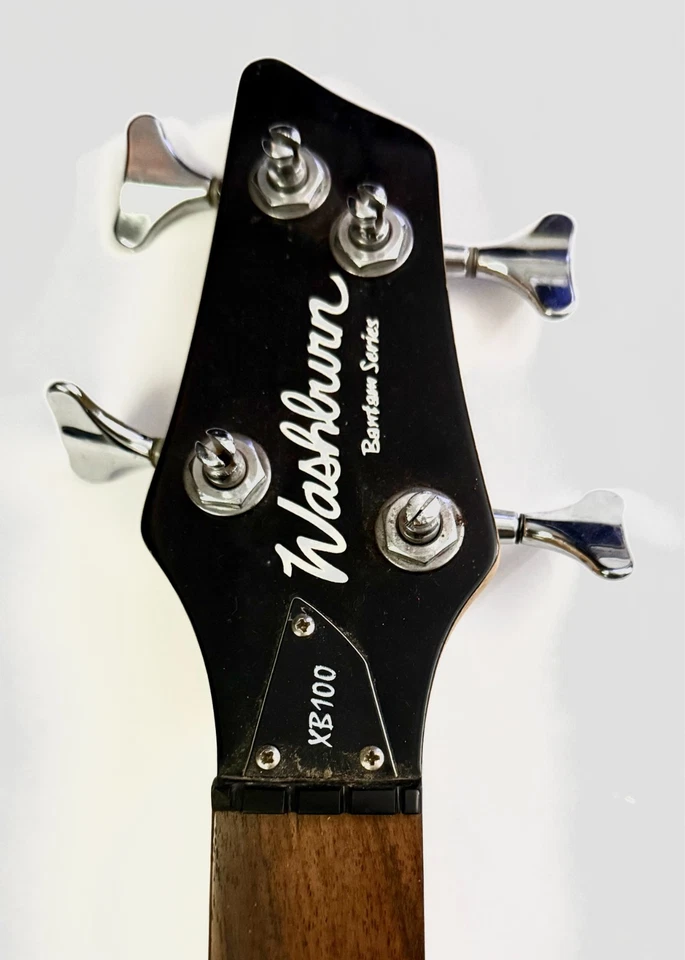 Cuello de bajo con afinadores Washburn XB100 serie Bantam Foto 4 de 4