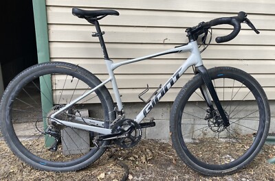 Giant Revolt M With Shimano GRX Carbon Wheels