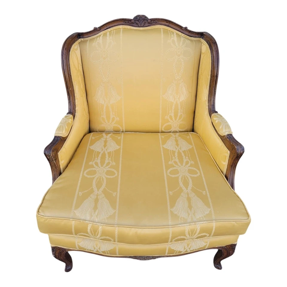 20 世纪 40 年代乡村法国胡桃木客厅椅 - 全新内饰黄色面料 — 第 3/4 张图片