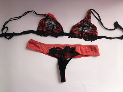Marvel by La Perla Set Triangel BH ohne Waffe Gr. 85A String Gr. 40