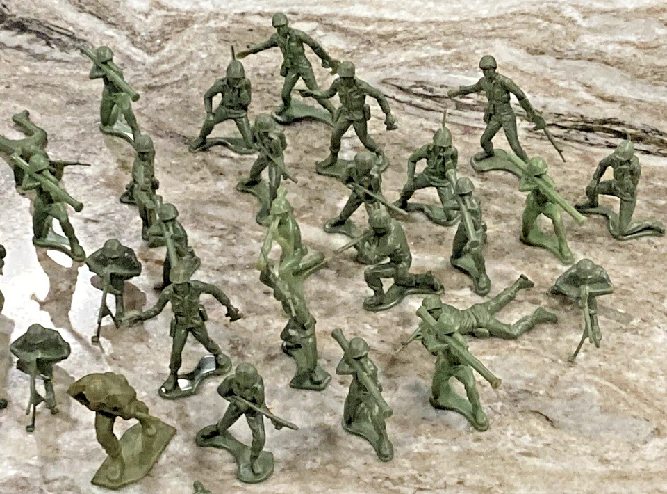 Vintage TIM-MEE Green U.S. Plastic Toy Army Men Soldiers 2" Mixed Era - Image 3 of 4