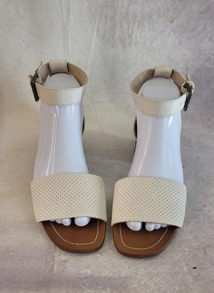 Splendid leather ankle straps white sandals size 8  - Image 2 of 4
