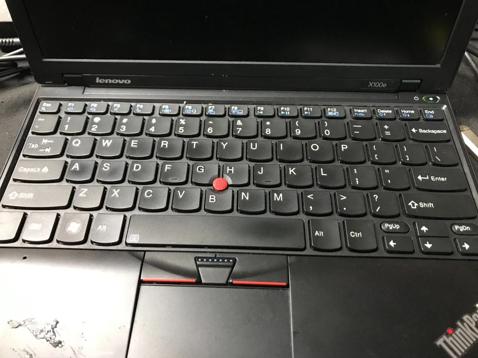 Lenovo Thinkpad X100E Laptop Turns on, Stuck on Black Screen - Image 3 of 4