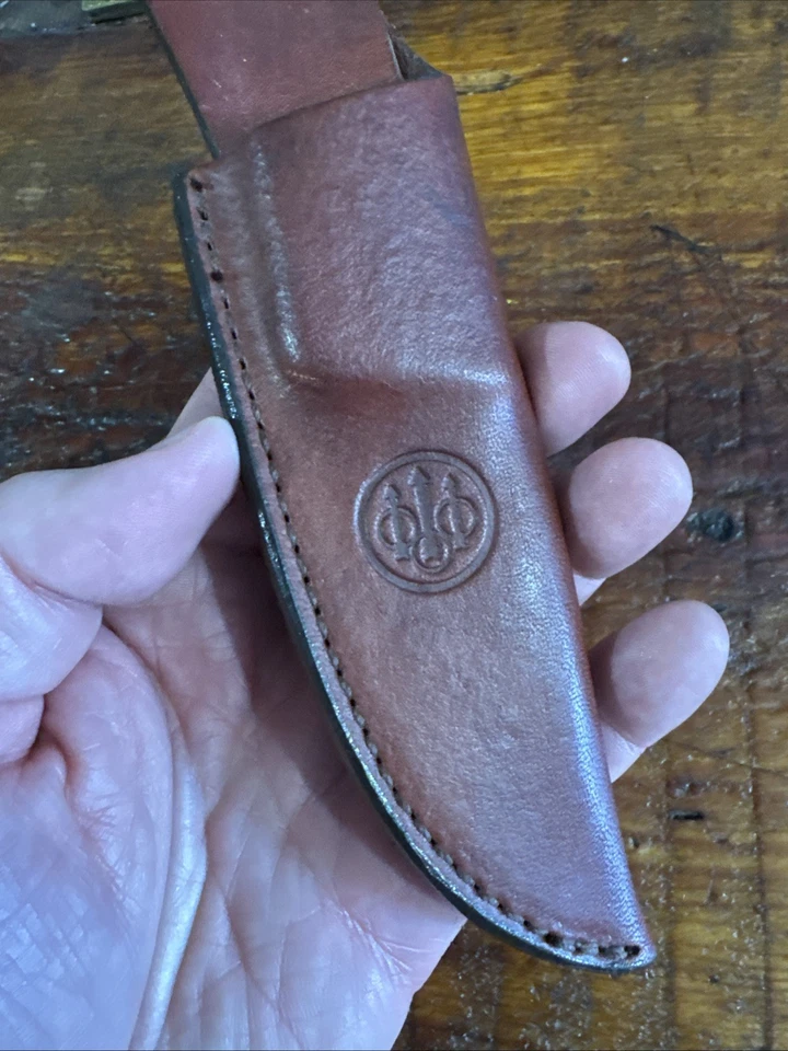 Vintage Beretta R. W Loveless design, Quince wood handle Fixed Blade Knife. - Image 2 of 4