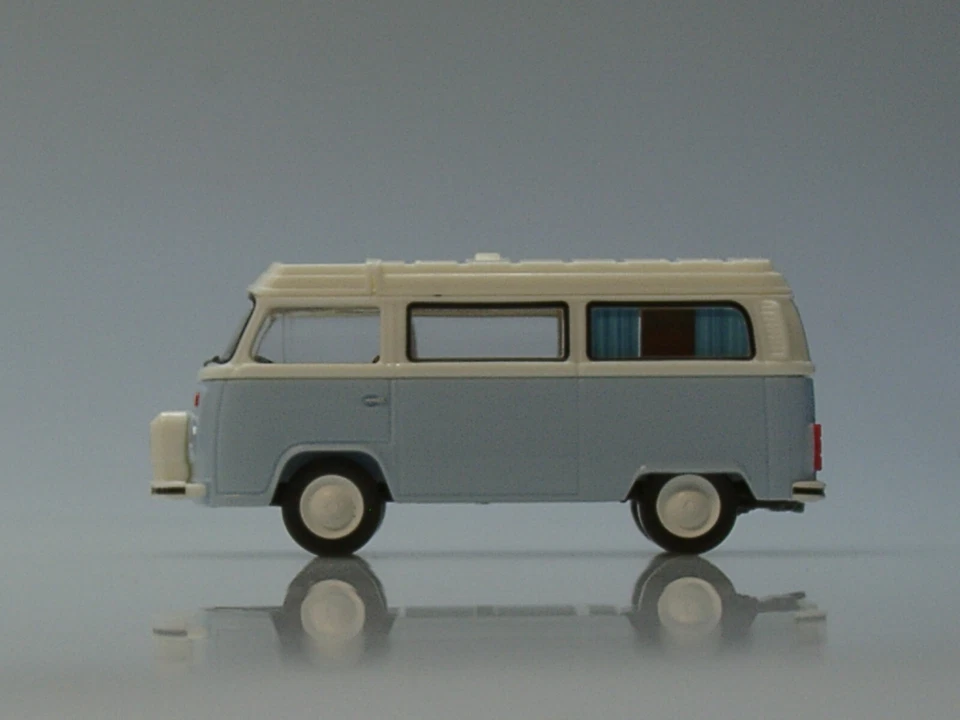 Wiking VW T2 Campingbus, hellblau - 0318 04 - 1:87