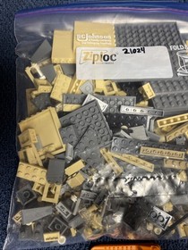 LEGO Architecture 21024 Louvre 100% Complete Good Shape 