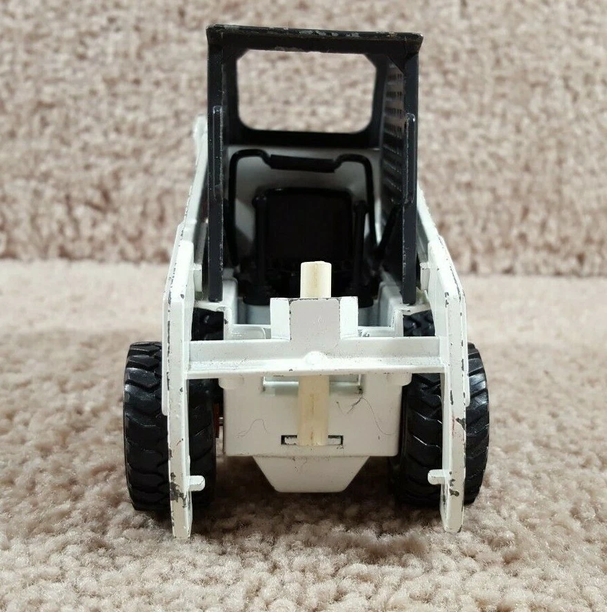 Clover Melroe 1/19 Diecast Bobcat Model 743 Skid Steer Loader Made In Korea - Image 4 of 4