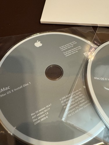 Apple Mac OS X 10.4.7 Install Discs 1 and 2 OEM-New sealed - Picture 4 of 7