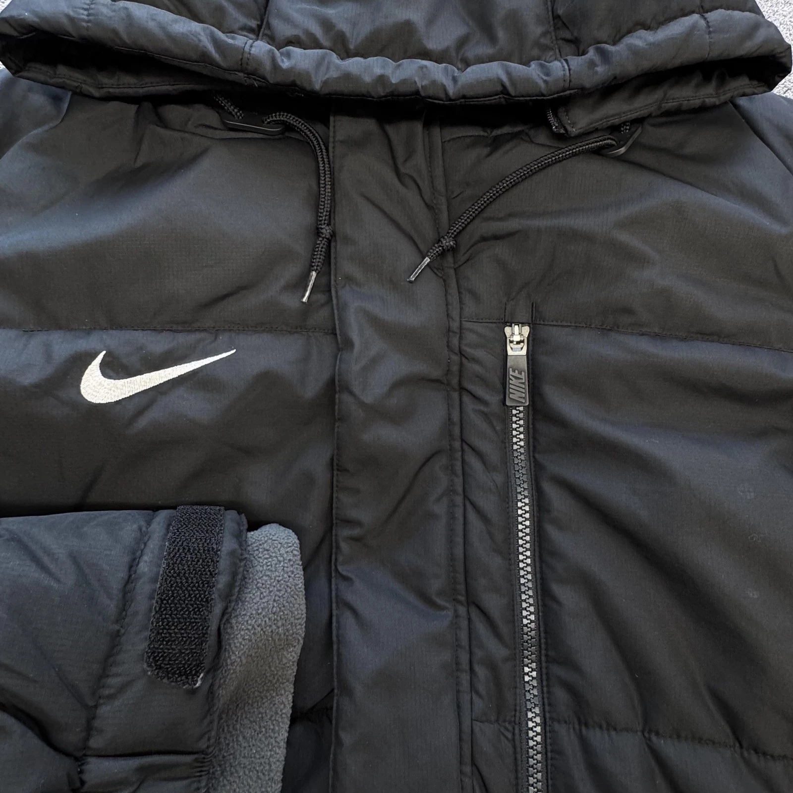 Nike Coat Mens L Black Puffer Jacket Hooded Insulated Full Zip Pockets Storm-FIT