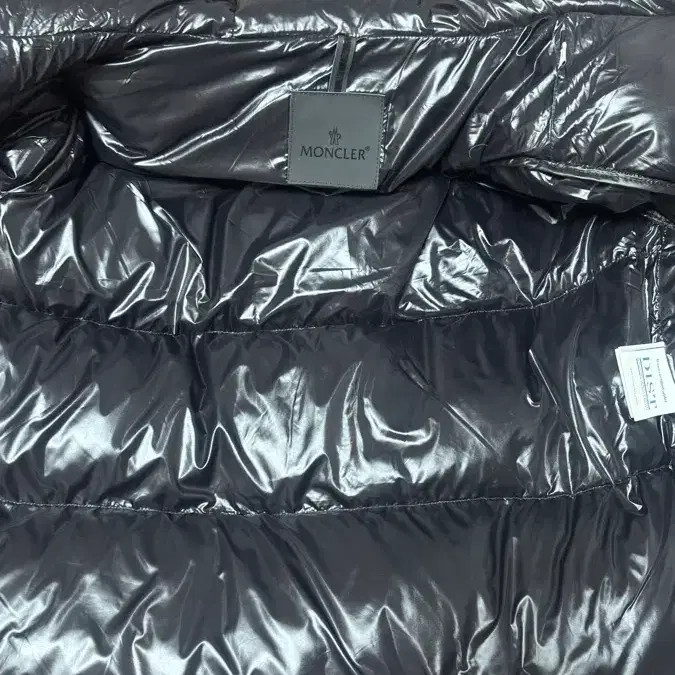 Moncler Madeira Black Puffer Jacket thumbnail 6