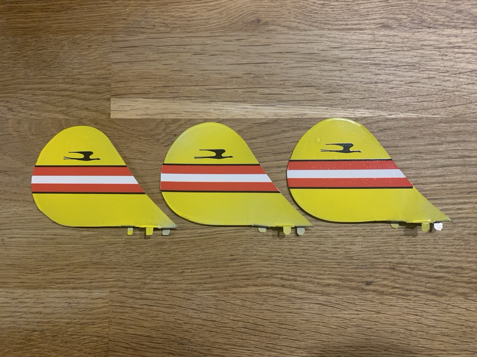 Gouverne d'empennage jaune Joustra Croix du Sud pour restaurer un avion jouet