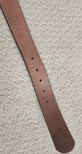 Guess Brown Genuine Leather Belt Size: 34 - Buckle "G" Measurements 4" x 4" - Picture 10 of 10