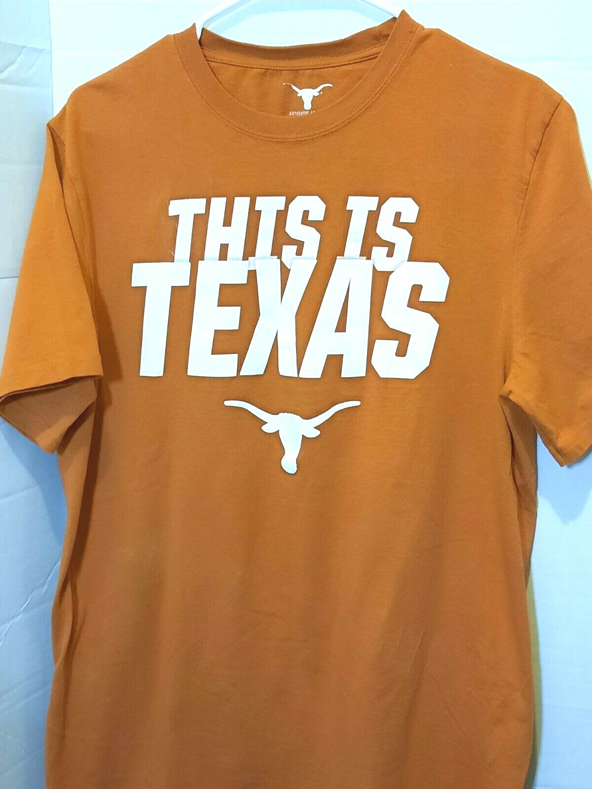 Texas Longhorns M Size T-Shirt with Iconic Longhorn Logo – Authentic College Apparel