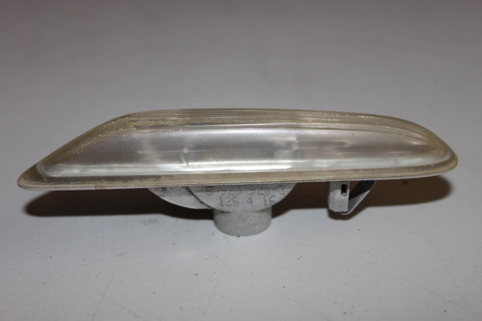 Оригинальный 2004-2010 BMW 5 серии E60 530i 535i 545i RH крыло боковой габаритный фонарь объектив - Изображение 4 из 4