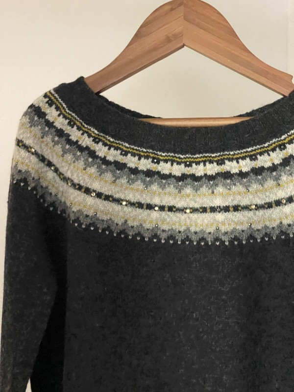 10y old Bonpoint Soft 100% Wool grey sweater Stunning pattern and embroidery