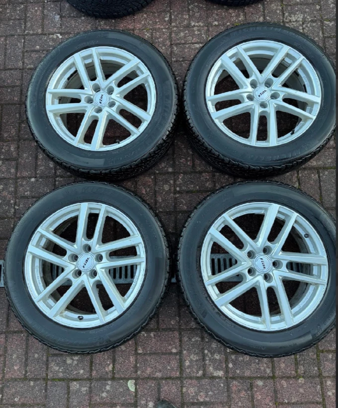 VW Tiguan, Audi Q3, Seat, Skoda Winterreifen,18 Zoll,2x8mm und 2x7mm Profiltiefe - Bild 2 von 4