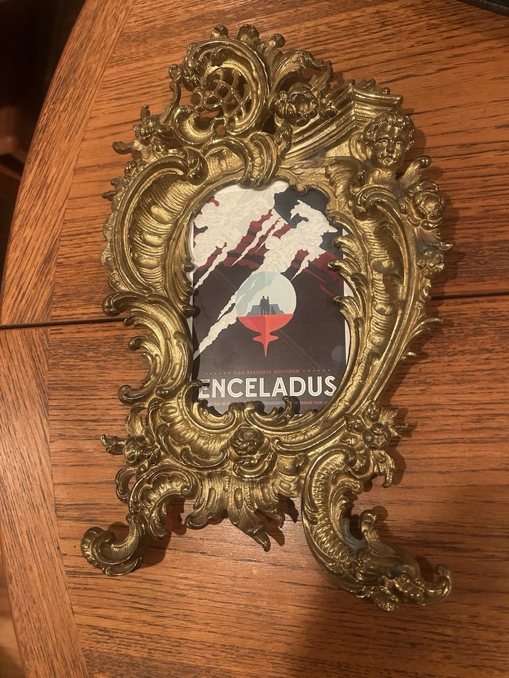 Marco de fotos francés de bronce dorado de 1800 querubín rocaille Foto 2 de 4