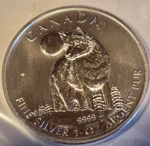 $5 Canadian Silver Coin, 2011 "Wolf " issue , .9999 Pure Silver, uncirculated