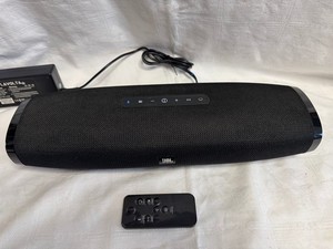 JBL Boost TV- kompakter Bluetooth Lautsprecher mit Fernbedienung - schwarz