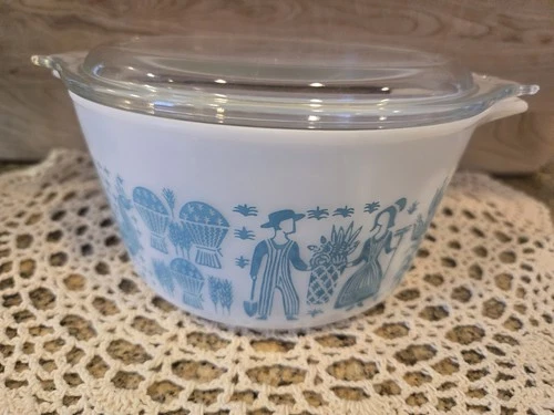 Pyrex Vintage Amish Butterdish Casserole Dish With Lid Super Cute! No Chips!