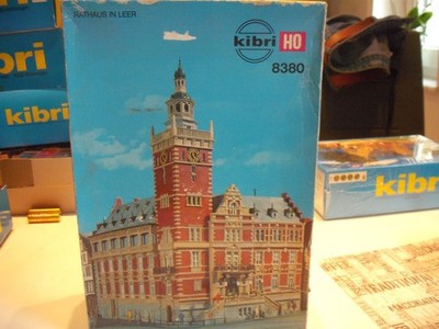 Kibri  B 8380  Bausatz Rathaus in  Leer  mit OVP HO 1:87