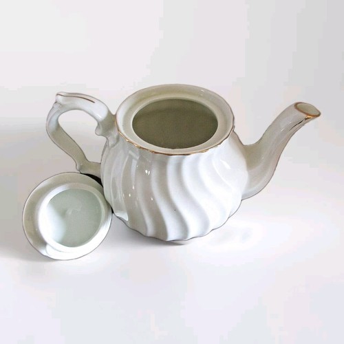 1989 Royal Manor White with Gold Trim Teapot by Robinson Design Japan - Picture 3 of 7