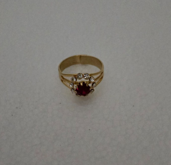 COCKTAIL RING ~ VINTAGE RUBY RHINESTONE ADJUSTABL… - image 4
