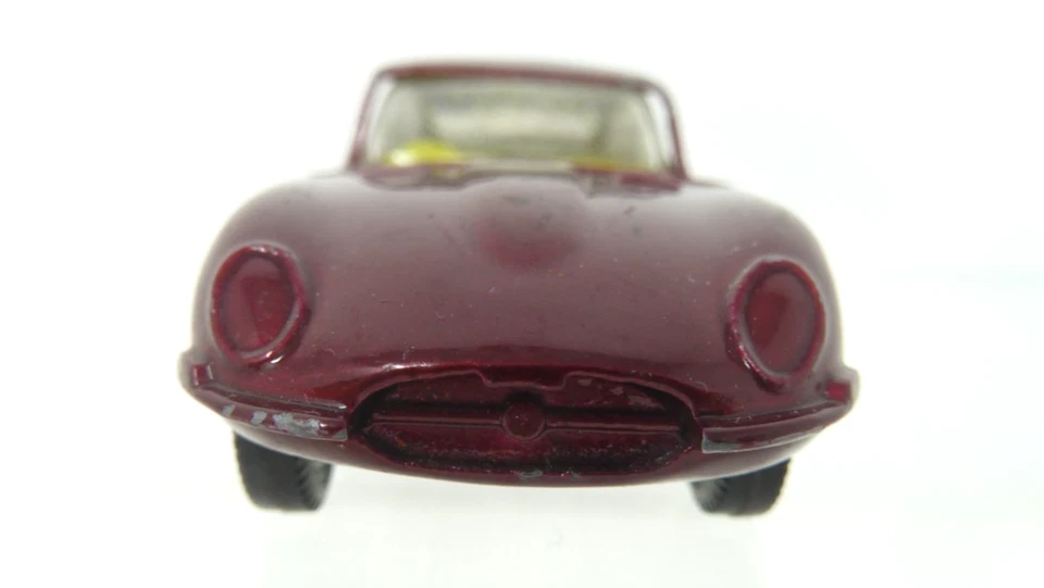 HUSKY E TYPE JAGUAR 2 + 2 No21 - Image 3 of 4