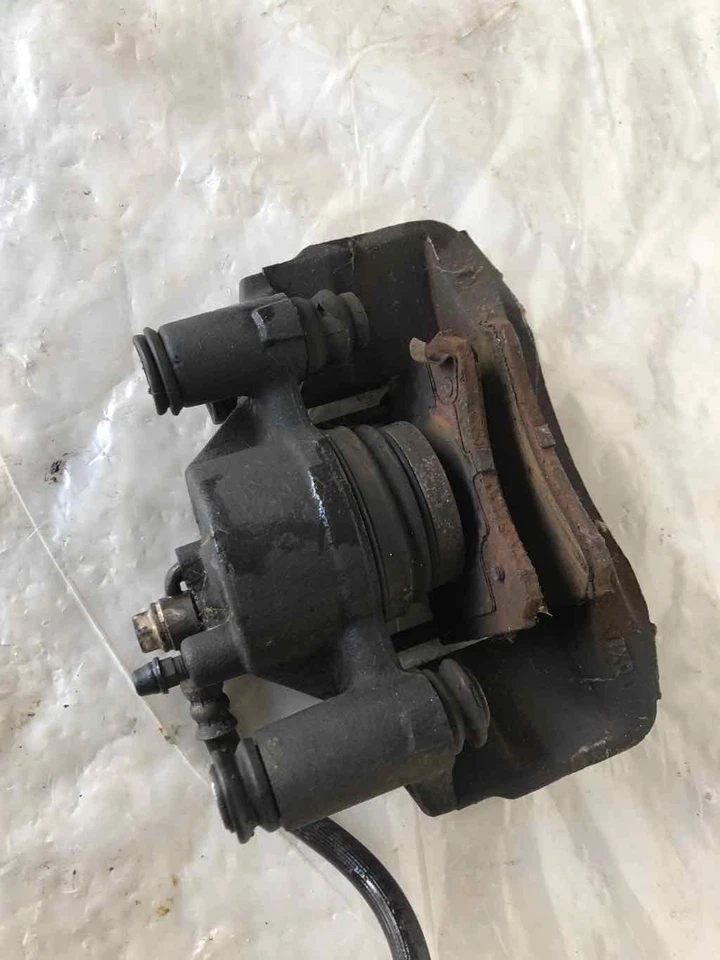 Ford Escort 2002 pinza de freno de disco del conductor delantero izquierda LH 2,0 L ZX2 cupé OEM Foto 4 de 4