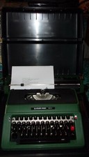 VINTAGE SILVER REED 500 TYPEWRITER GREEN WITH CASE thumbnail