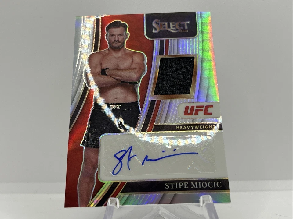 2022 Select Stipe Miocic #AM-SMC Silver Prizm Memorabilia Relic Auto 128/199 - Image 2 of 3