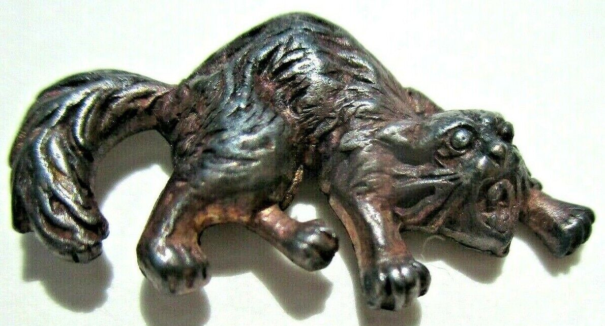 1940s Antique French "SCAREDY CAT" Realistic 3/4" wide Vintage Metal Button