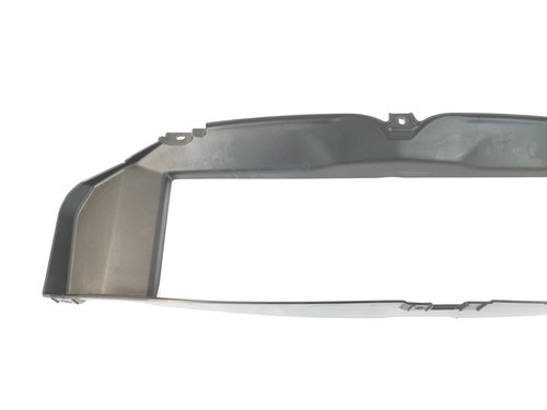 Maserati Levante 3.0 L 2017 Front Center Radiator Air Guide Duct Panel 670033498 - Picture 7 of 9
