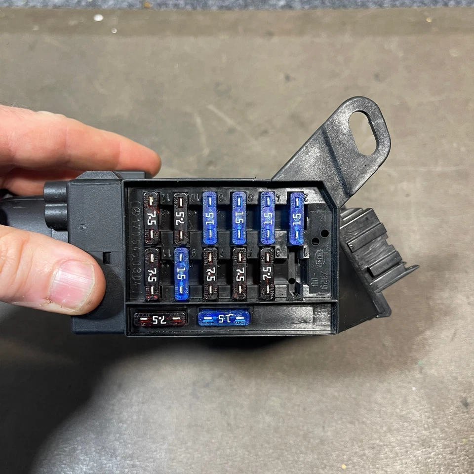 R170 Mercedes Benz SLK 230 320 Convertible Headlight Switch Fuse box 1705450304 - Image 4 of 4